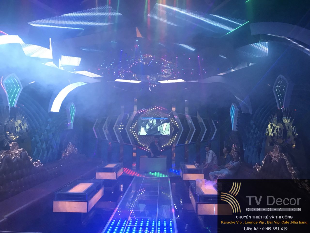 Thiết kế karaoke kinh doanh phong cách hiện đại sôi động 6