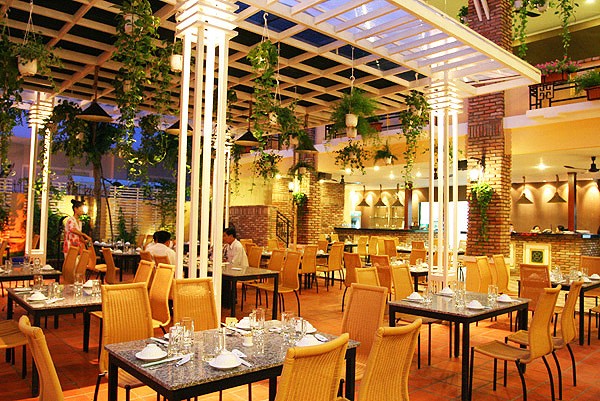 thi công nội thất nhà hàng