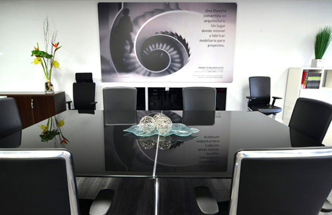 trang trí showroom,,thi công chuỗi shop,thi cong showroom