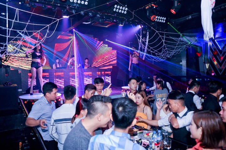 thiết kế sàn nhảy dj