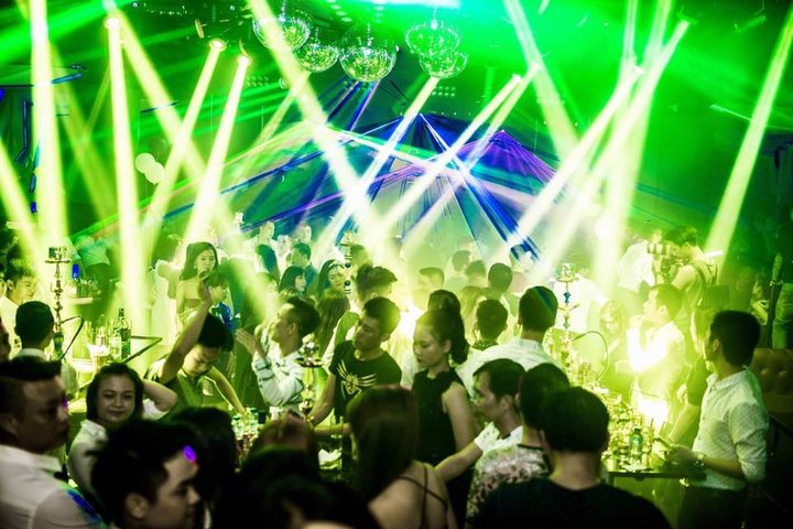 thiết kế ánh sáng đèn ảo diệu