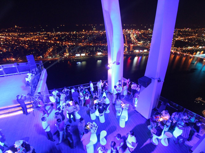 thiết kế nội thất bar