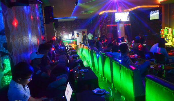 xây dựng thi công quán cafe DJ