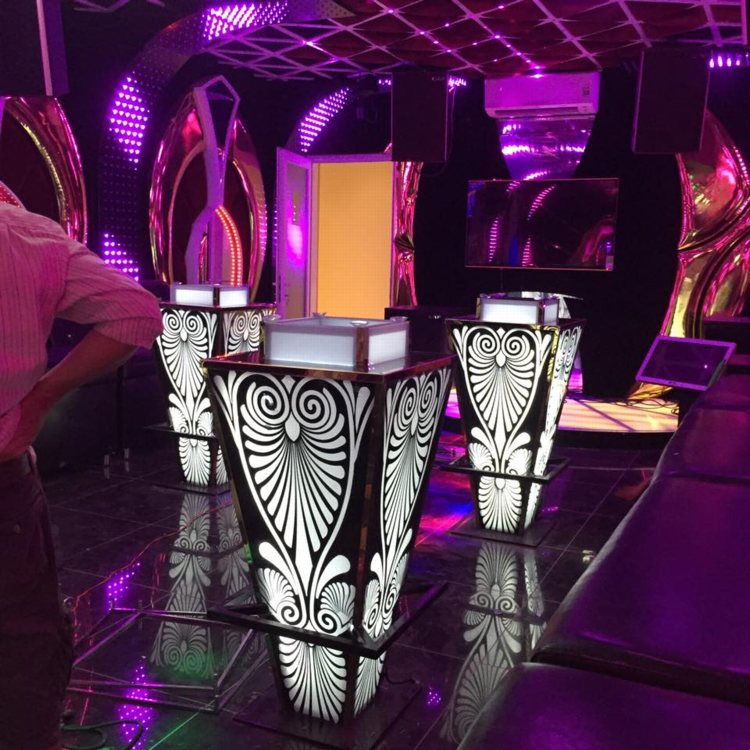 Thiết kế karaoke đẹp phong cách 11