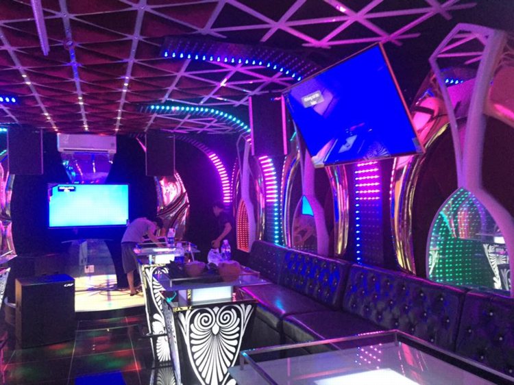 Thiết kế karaoke đẹp phong cách 12