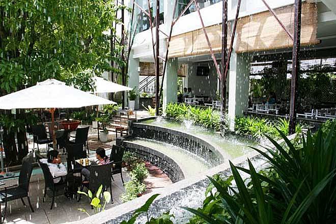 thiet ke cafe san vuon