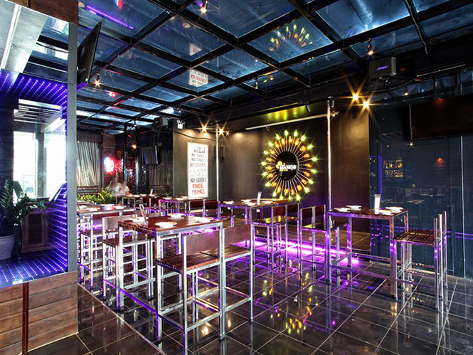 xay dung quan bar