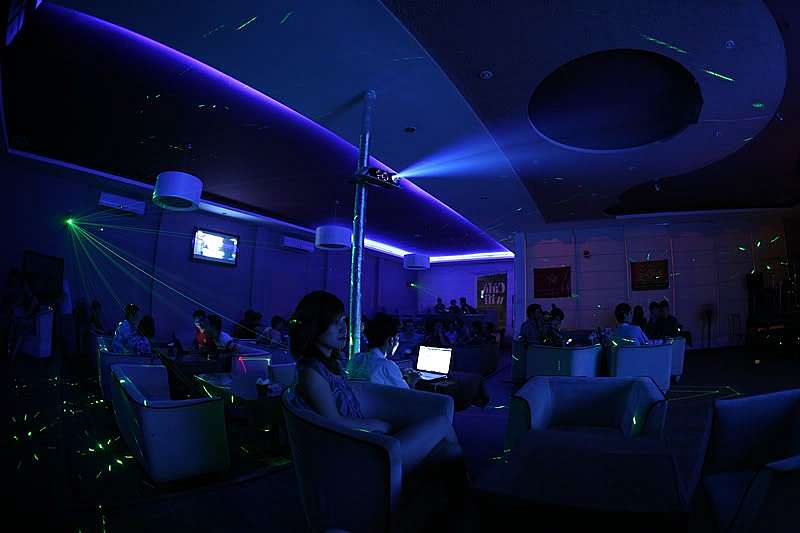 thiết kế quán cafe DJ chuyên nghiệp
