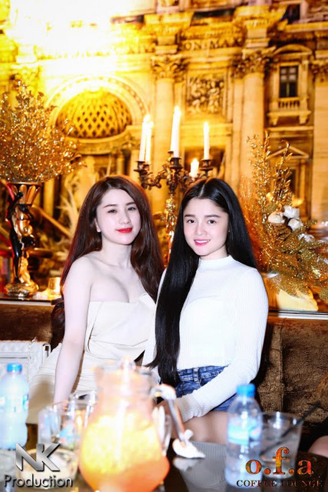 HOT GIRL VÀ OFA 1 ,KHONG GIAN CAFE LOUNGE 6