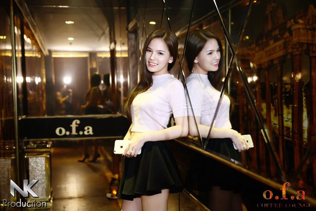 HOT GIRL VÀ OFA 1 ,KHONG GIAN CAFE LOUNGE 5