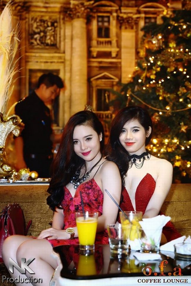 HOT GIRL VÀ OFA 1 ,KHONG GIAN CAFE LOUNGE 1