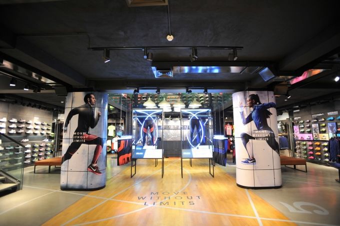 Thiet ke thi cong shop the thao - shop nike an tuong 11