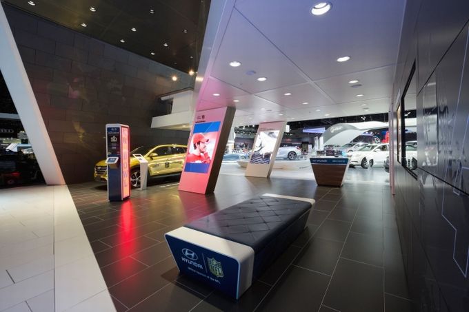 thiết kế thi công showroom ôtô 