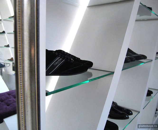 thi công shop giày