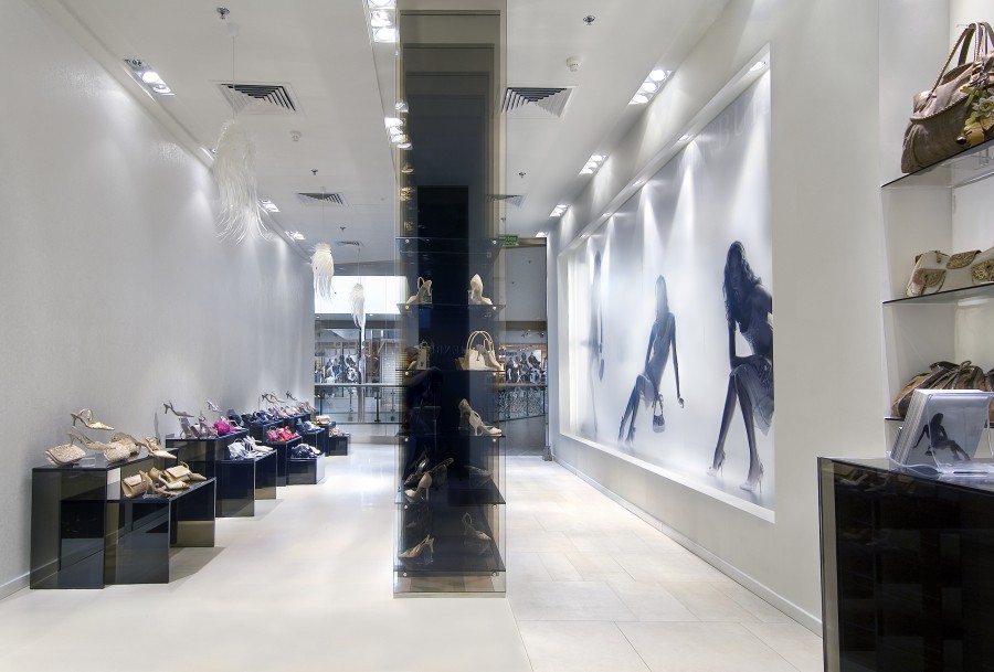 thiết kế thi công shop giày