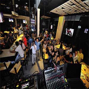 Thiết kế thi công nội thất quán beer club đẹp và ấn tượng