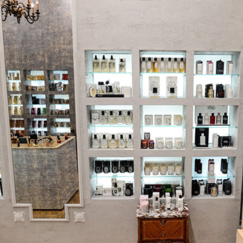 Thiết kế shop mỹ phẩm,showroom nước hoa,THI CÔNG SHOP